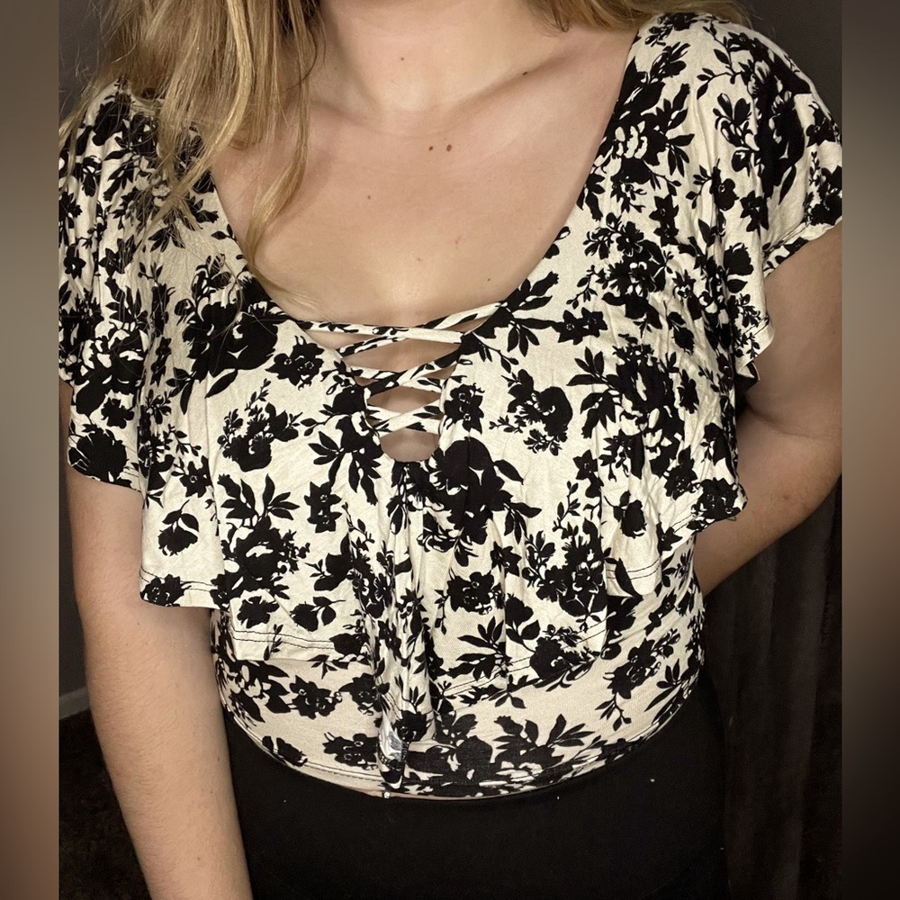 Cute Slightly Cropped Women’s Top